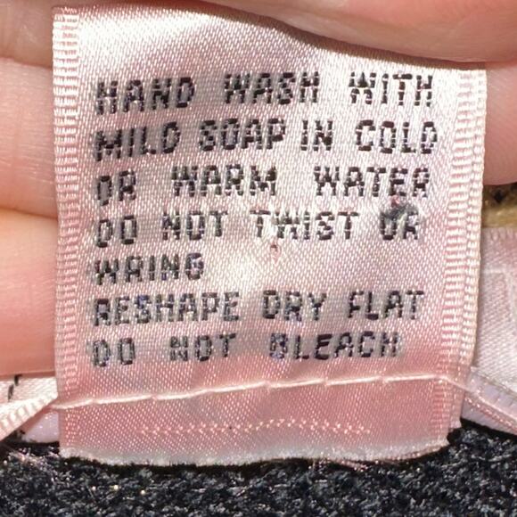 Vintage Jaclyn Smith Black Gold Metallic Floral Knit Sweater Vest Size M - Picture 4 of 11